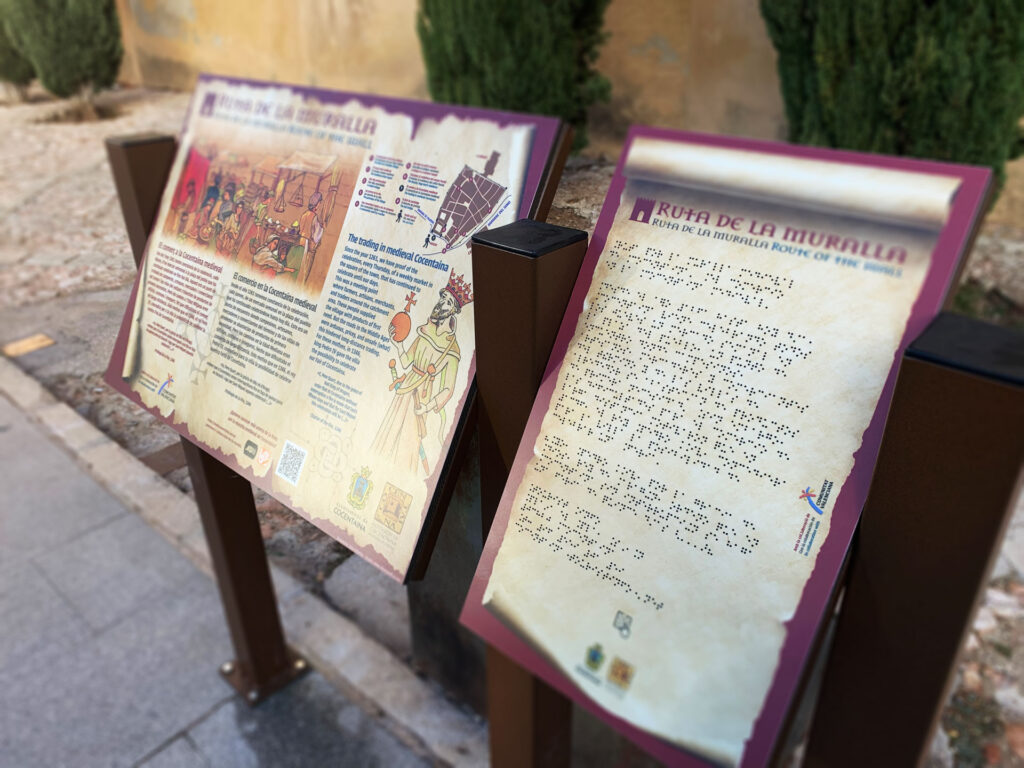 Panel Braille en la ruta de la muralla de Cocentaina
